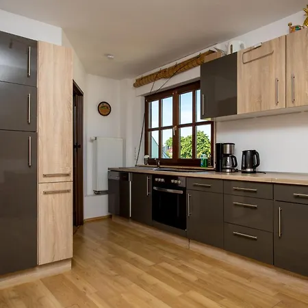 95qm - 4 Personen - Einfache Austattung Appartamento