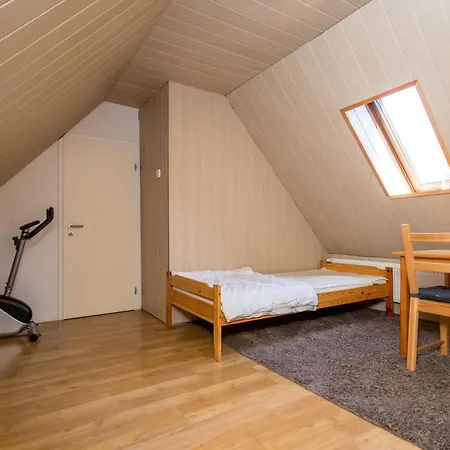 95qm - 4 Personen - Einfache Austattung Appartamento Lipsia