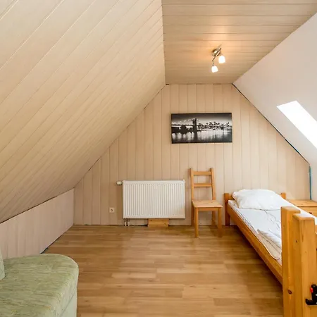 95qm - 4 Personen - Einfache Austattung Apartment